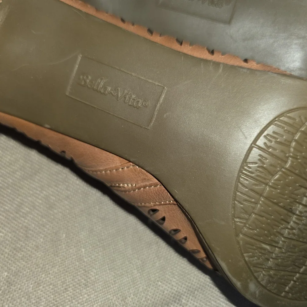 Bella Vita Tan Leather Upper Peep Toe Shoes Size 8.5 Medium